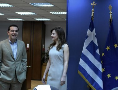 Στο Υπ. Εργασίας ο Αλ. Τσίπρας: «Τιτάνιες προσπάθειες της Κυβέρνησης για μείωση της ανεργίας» (φωτό, βίντεο)